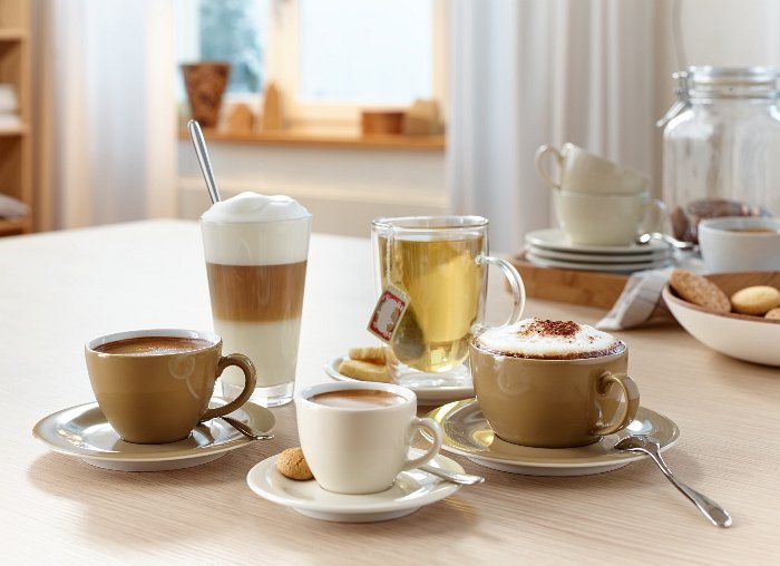 Vielfalt für Genießer: 20 Tee- und Kaffeespezialitäten bereitet der CM7 auf perfekte Weise zu. Vollautomatisch.